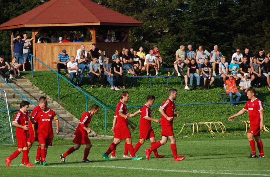 Piłka nożna. V liga krośnieńska. Mecz Tempo Nienaszów - Kotwica Korczyna 4-1