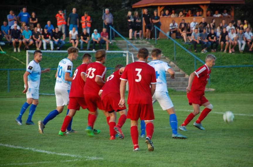 Piłka nożna. V liga krośnieńska. Mecz Tempo Nienaszów - Kotwica Korczyna 4-1