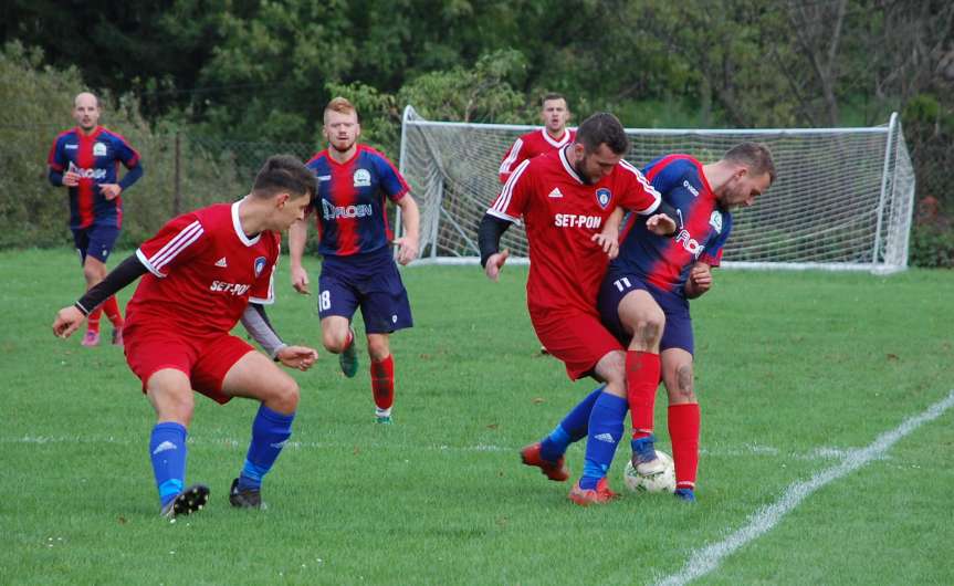 Piłka nożna. V liga krośnieńska. Mecz Tempo Nienaszów - Orzeł Faliszówka 2-0