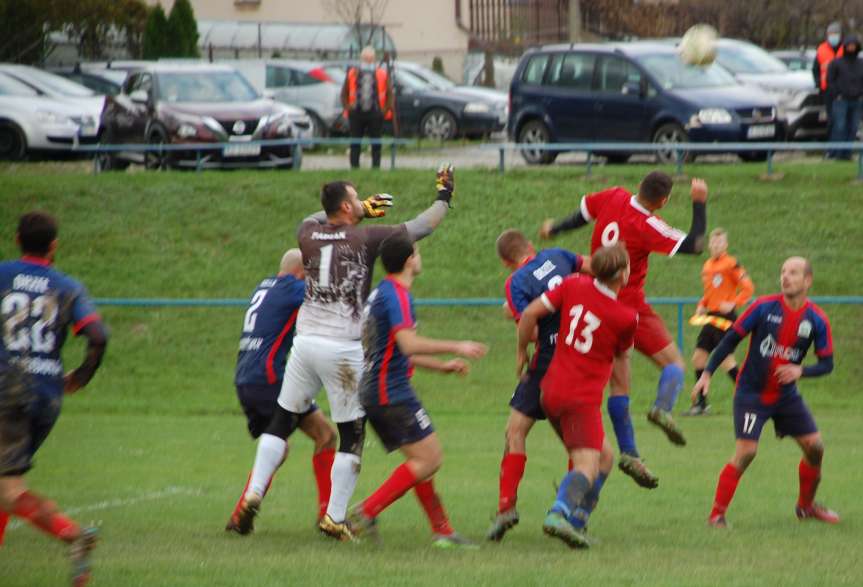 Piłka nożna. V liga krośnieńska. Mecz Tempo Nienaszów - Orzeł Faliszówka 2-0