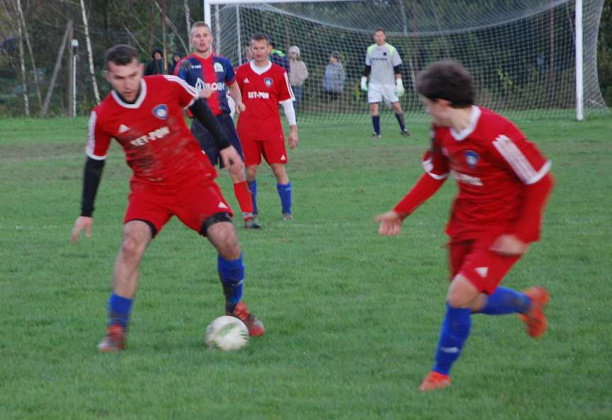 Piłka nożna. V liga krośnieńska. Mecz Tempo Nienaszów - Orzeł Faliszówka 2-0