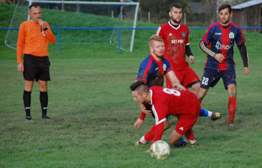 Piłka nożna. V liga krośnieńska. Mecz Tempo Nienaszów - Orzeł Faliszówka 2-0