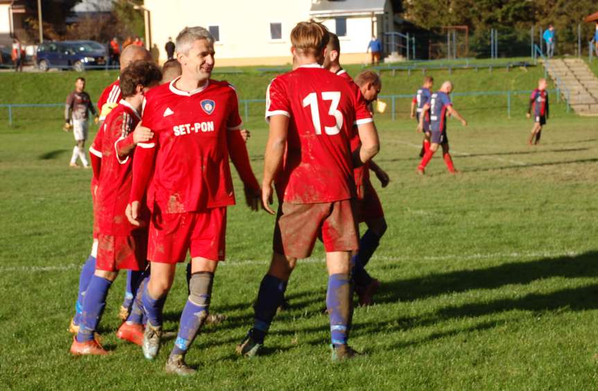 Piłka nożna. V liga krośnieńska. Mecz Tempo Nienaszów - Orzeł Faliszówka 2-0