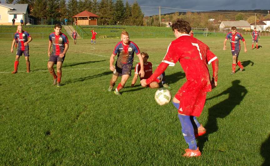 Piłka nożna. V liga krośnieńska. Mecz Tempo Nienaszów - Orzeł Faliszówka 2-0