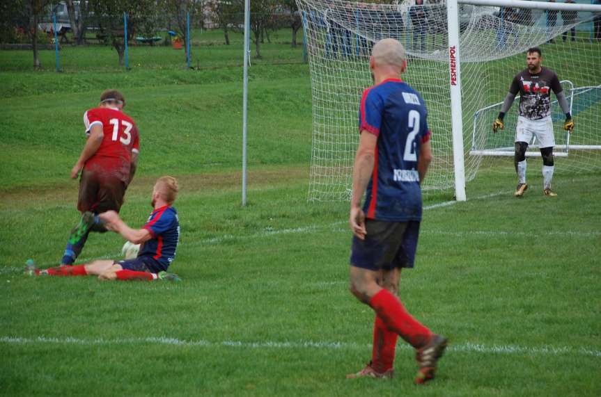 Piłka nożna. V liga krośnieńska. Mecz Tempo Nienaszów - Orzeł Faliszówka 2-0