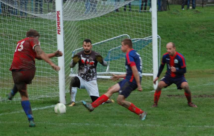 Piłka nożna. V liga krośnieńska. Mecz Tempo Nienaszów - Orzeł Faliszówka 2-0