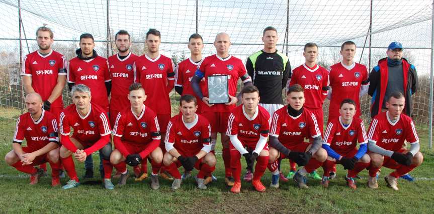 Piłka nożna. V liga krośnieńska. Mecz Tempo Nienaszów - Start Rymanów 1-1