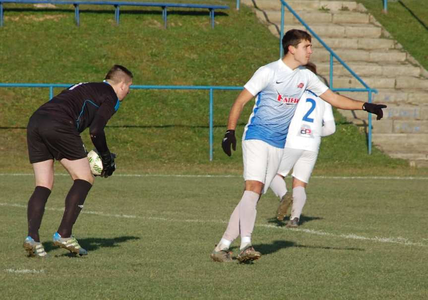 Piłka nożna. V liga krośnieńska. Mecz Tempo Nienaszów - Start Rymanów 1-1