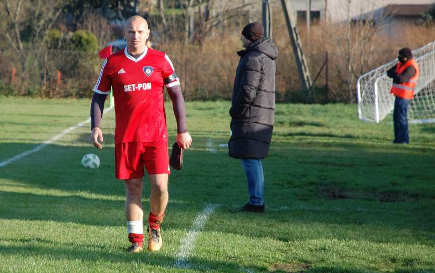 Piłka nożna. V liga krośnieńska. Mecz Tempo Nienaszów - Start Rymanów 1-1