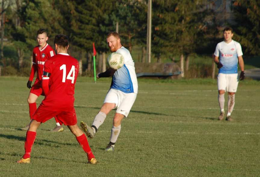 Piłka nożna. V liga krośnieńska. Mecz Tempo Nienaszów - Start Rymanów 1-1