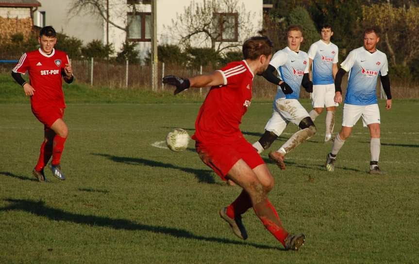 Piłka nożna. V liga krośnieńska. Mecz Tempo Nienaszów - Start Rymanów 1-1