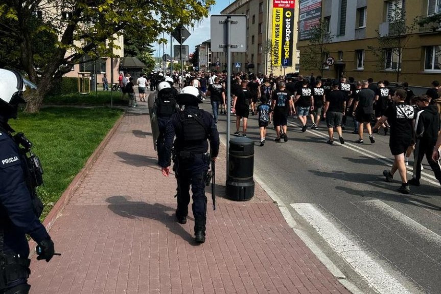 Policjanci zabezpieczali mecz