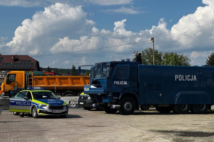 Policjanci zabezpieczali mecz