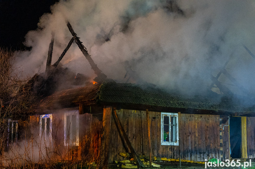 Pożar drewnianego domu w Krempnej