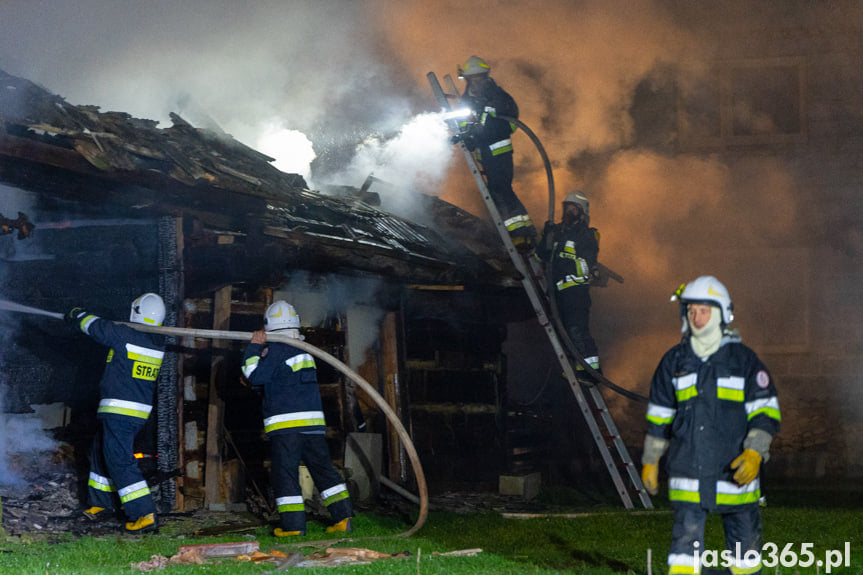 Pożar drewnianego domu w Krempnej