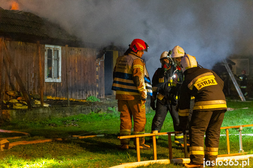 Pożar drewnianego domu w Krempnej