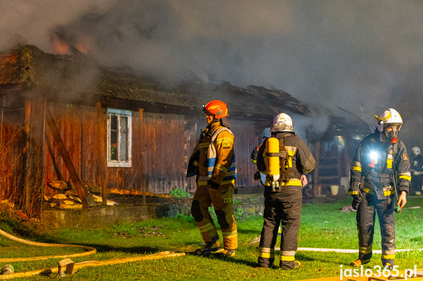 Pożar drewnianego domu w Krempnej