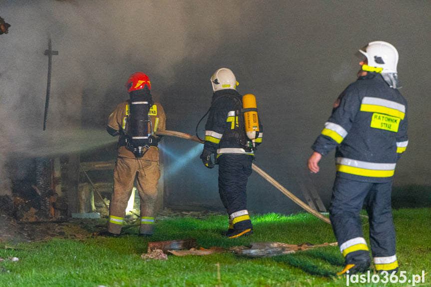 Pożar drewnianego domu w Krempnej