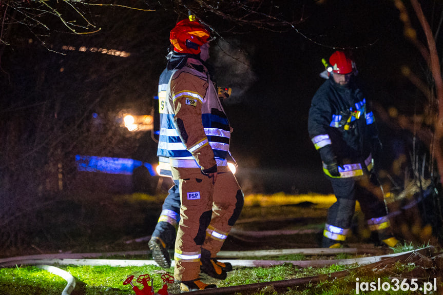 Pożar drewnianego domu w Krempnej