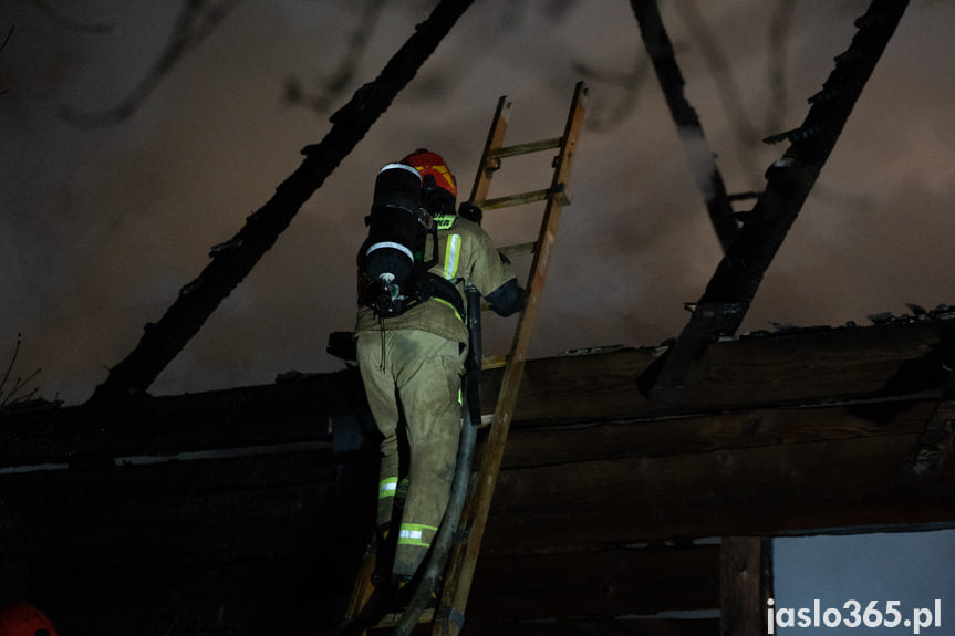 Pożar drewnianego domu w Krempnej