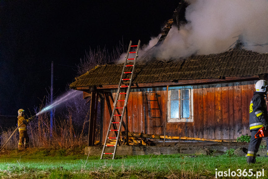 Pożar drewnianego domu w Krempnej