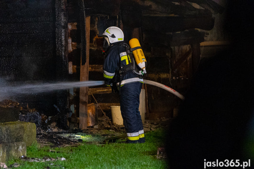 Pożar drewnianego domu w Krempnej