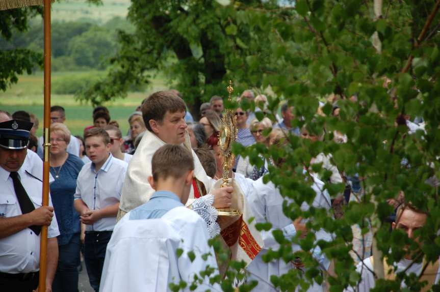 Procesja Bożego Ciała z Sadek do Nienaszowa
