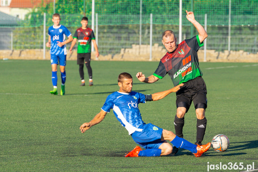 Przełęcz Dukla - Zamczysko Mrukowa 1:5