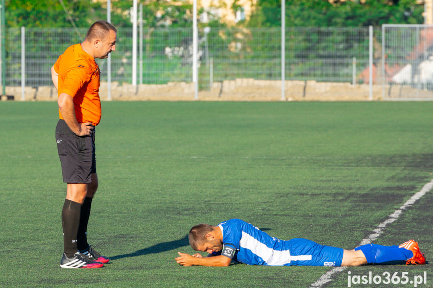 Przełęcz Dukla - Zamczysko Mrukowa 1:5