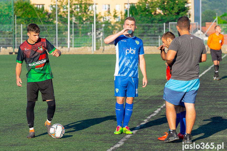 Przełęcz Dukla - Zamczysko Mrukowa 1:5