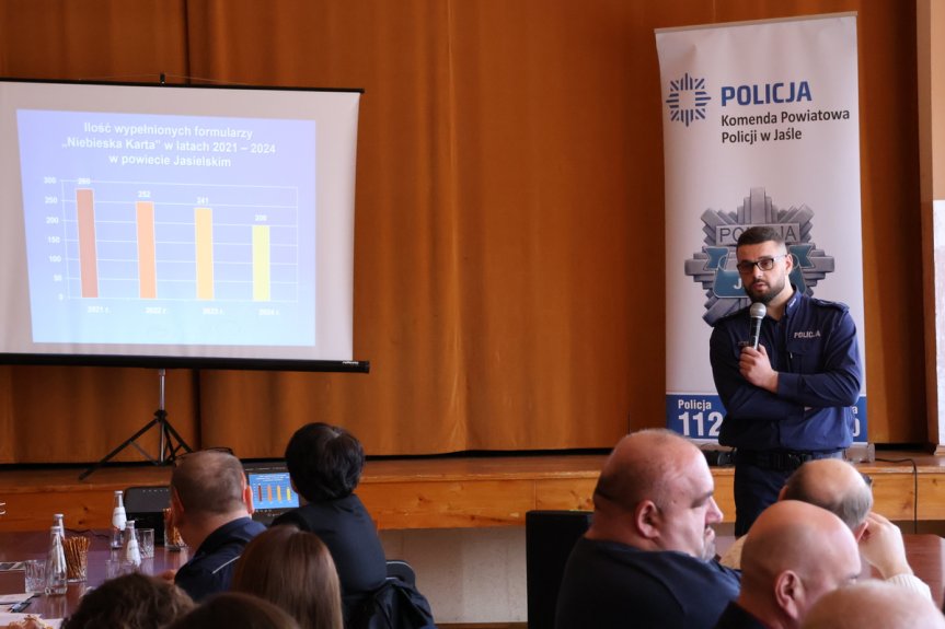 Przemoc domowa tematem debaty społecznej w Krempnej