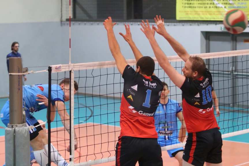 Siatkówka. II liga mężczyzn. Mecz MKS MOSiR Jasło - Błękitni Ropczyce 3-0