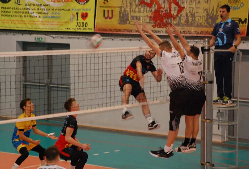 Siatkówka. II liga mężczyzn. Mecz MKS MOSiR Jasło - Extrans Sędziszów Małopolski 3-0