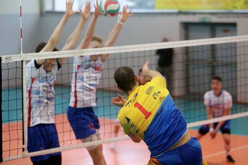 Siatkówka. II liga mężczyzn. Mecz play-off MKS MOSiR Jasło - Karpaty Krosno 1-3