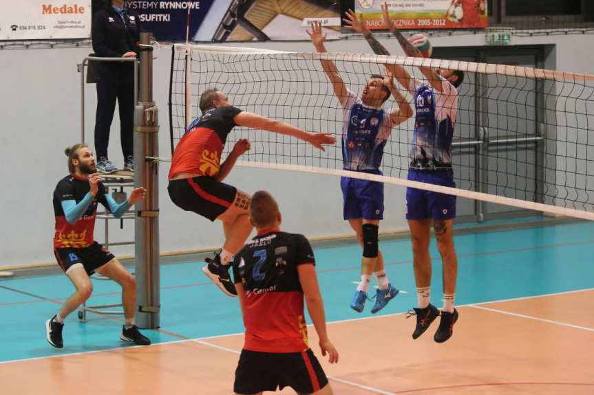 Siatkówka. II liga mężczyzn. MKS MOSiR Jasło - GKPS Gorlice 3-0