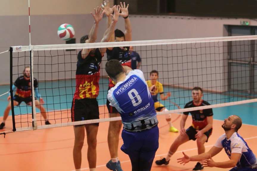 Siatkówka. II liga mężczyzn. MKS MOSiR Jasło - GKPS Gorlice 3-0