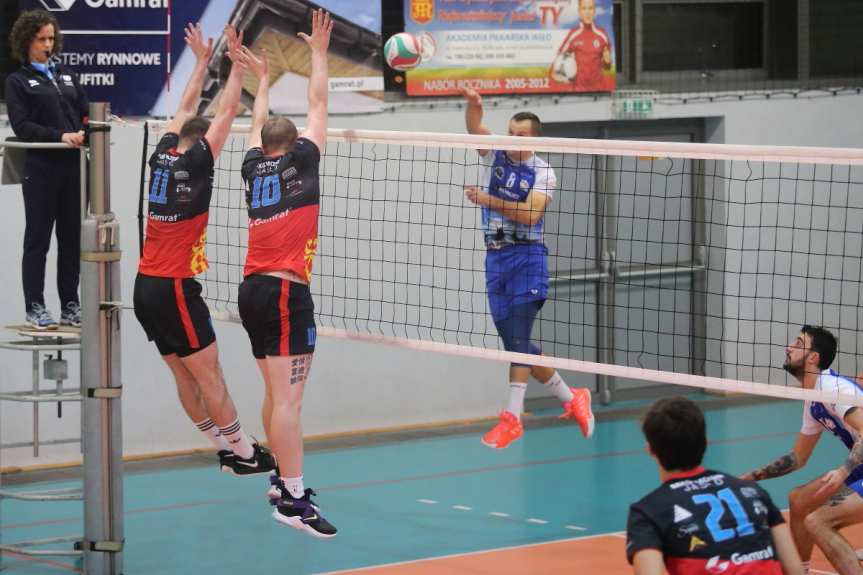 Siatkówka. II liga mężczyzn. MKS MOSiR Jasło - GKPS Gorlice 3-0