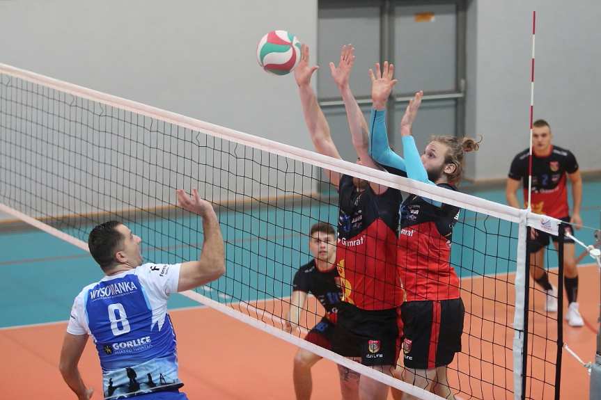 Siatkówka. II liga mężczyzn. MKS MOSiR Jasło - GKPS Gorlice 3-0