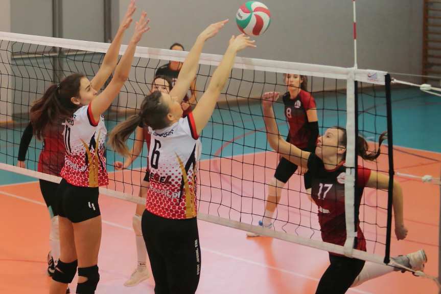 Siatkówka. Podkarpacka I Liga Kobiet. Mecz UKS MOSiR Jasło - KS Feniks Radymno 3-0