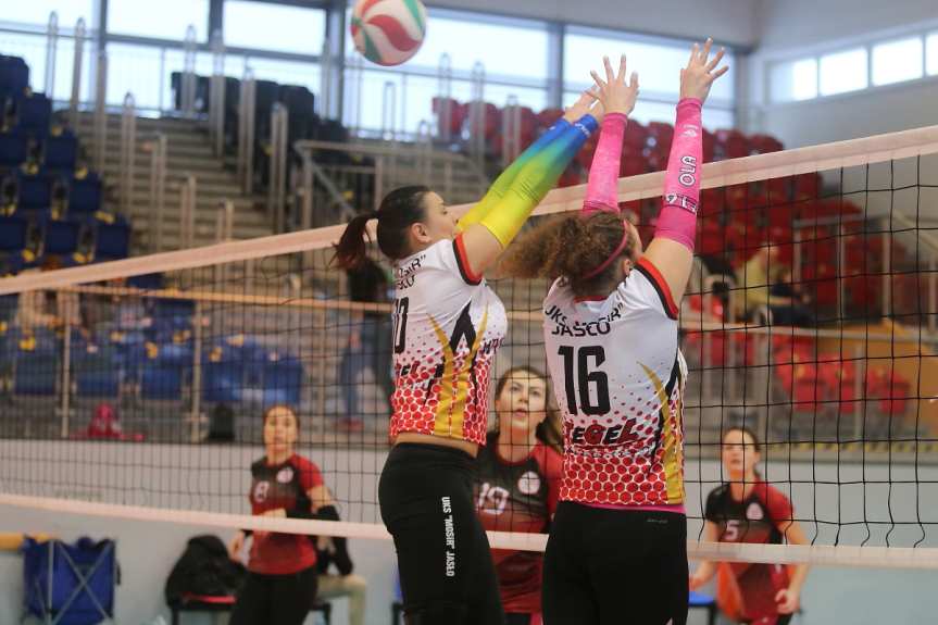 Siatkówka. Podkarpacka I Liga Kobiet. Mecz UKS MOSiR Jasło - KS Feniks Radymno 3-0