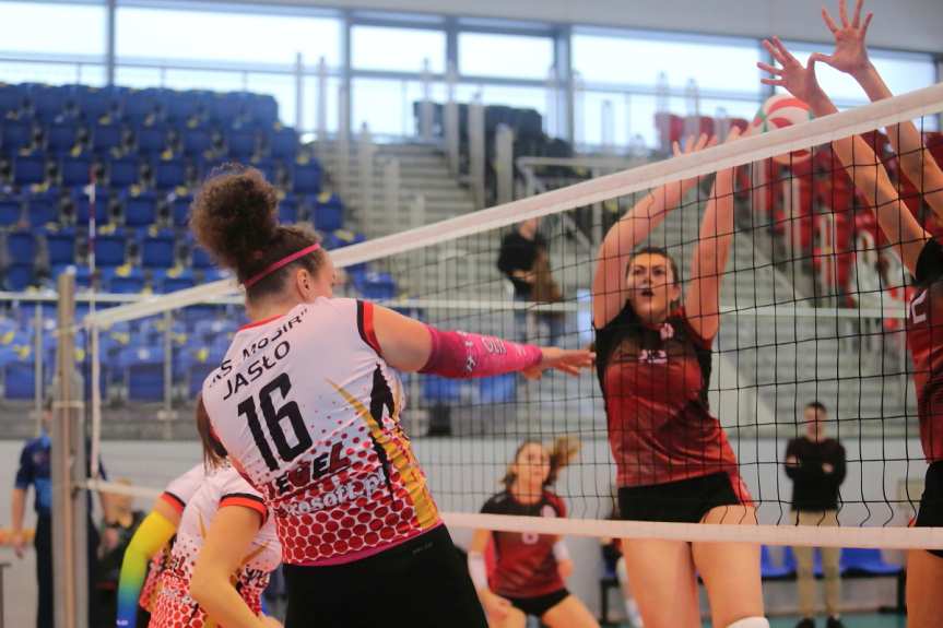 Siatkówka. Podkarpacka I Liga Kobiet. Mecz UKS MOSiR Jasło - KS Feniks Radymno 3-0
