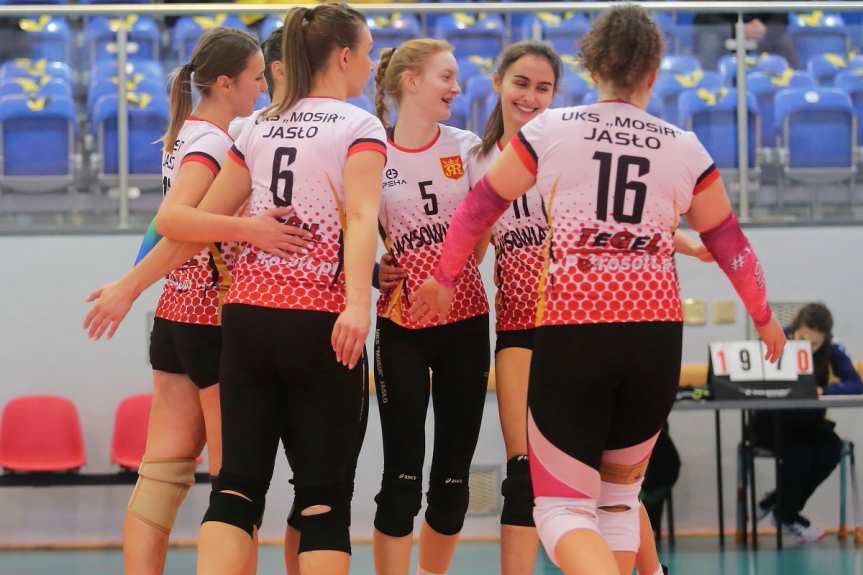 Siatkówka. Podkarpacka I Liga Kobiet. Mecz UKS MOSiR Jasło - KS Feniks Radymno 3-0