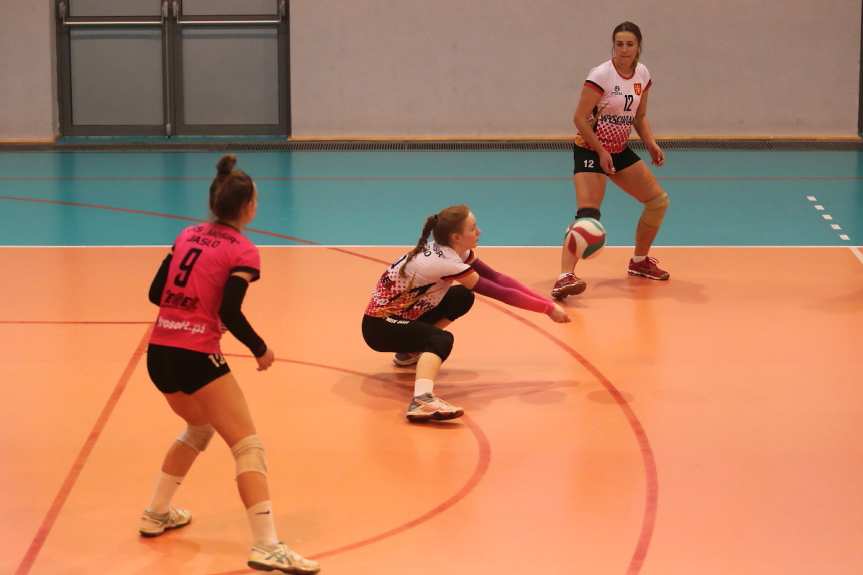 Siatkówka. Podkarpacka I Liga Kobiet. Mecz UKS MOSiR Jasło - KS Feniks Radymno 3-0