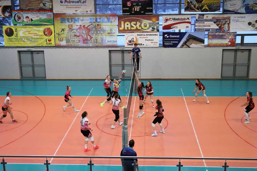 Siatkówka. Podkarpacka I Liga Kobiet. Mecz UKS MOSiR Jasło - KS Feniks Radymno 3-0