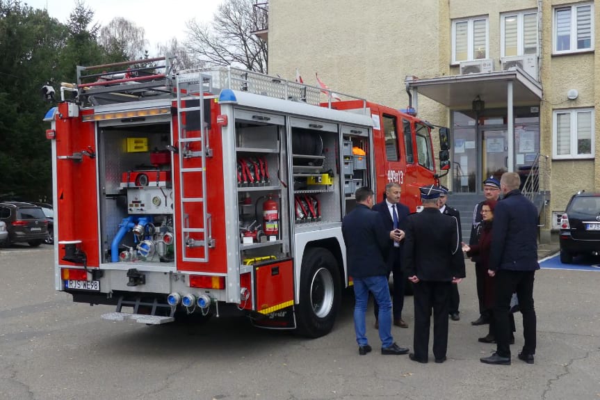 Strażacy z OSP Pusta Wola przywitali nowy wóz strażacki