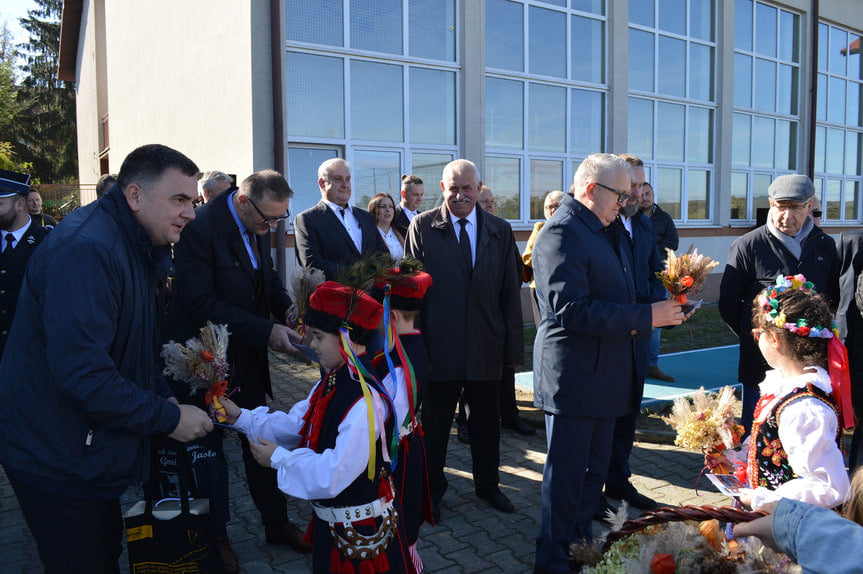 Szkoła Podstawowa w Osobnicy ma wielofunkcyjne boisko 