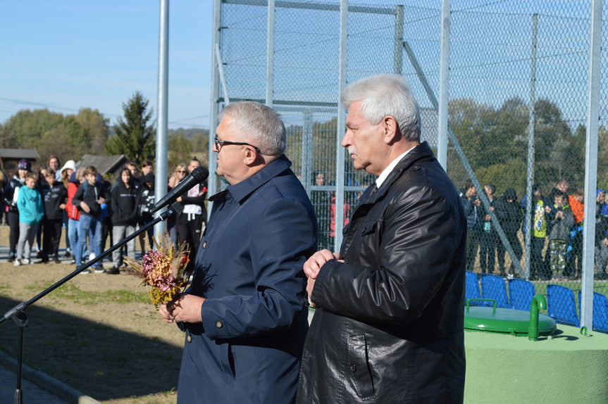 Szkoła Podstawowa w Osobnicy ma wielofunkcyjne boisko 
