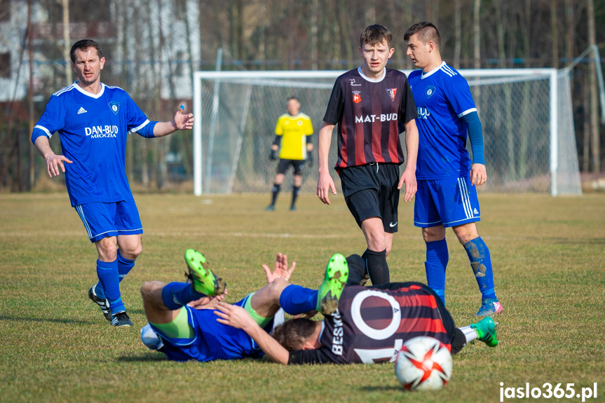 Tempo Nienaszów - Beskid Posada Górna 4:0
