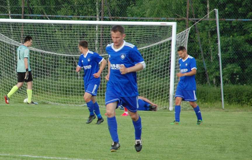 Tempo Nienaszów - Brzozovia Brzozów 3-3