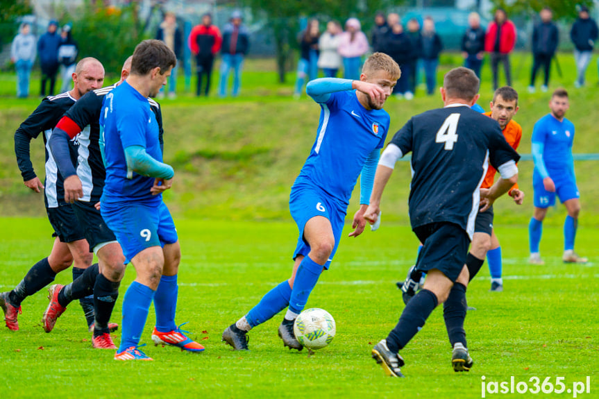 Tempo Nienaszów - Karpaty Krosno 0:5